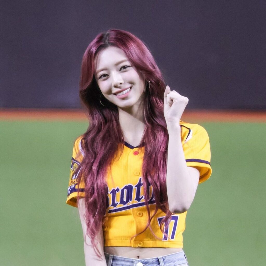 ITZY 首度在台灣的棒球場亮相